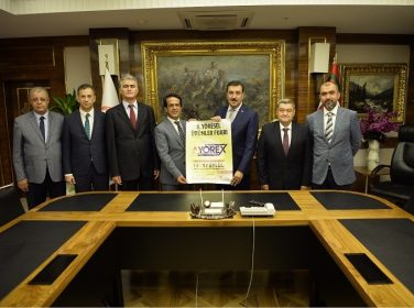 Gümrük ve Ticaret Bakanı Bülent Tüfenkci, Antalya Ticaret Borsası başkanı Ali Çandır ve beraberindeki heyeti kabul etti
